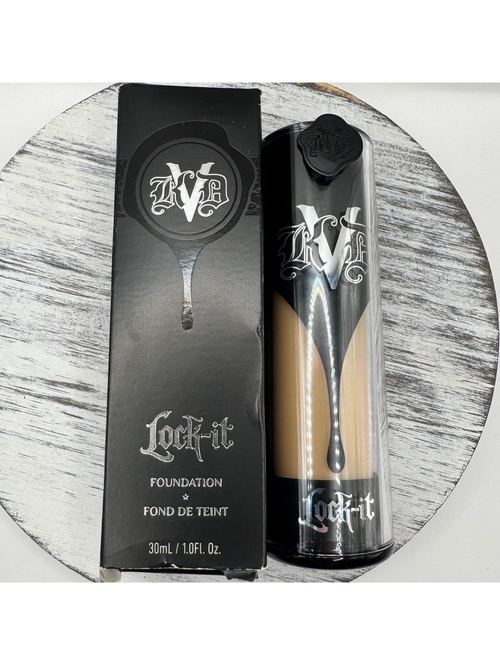 Kat Von D Lock-It Liquid Foundation LIGHT 45 NEUTRAL Full Size NEW in Box KVD